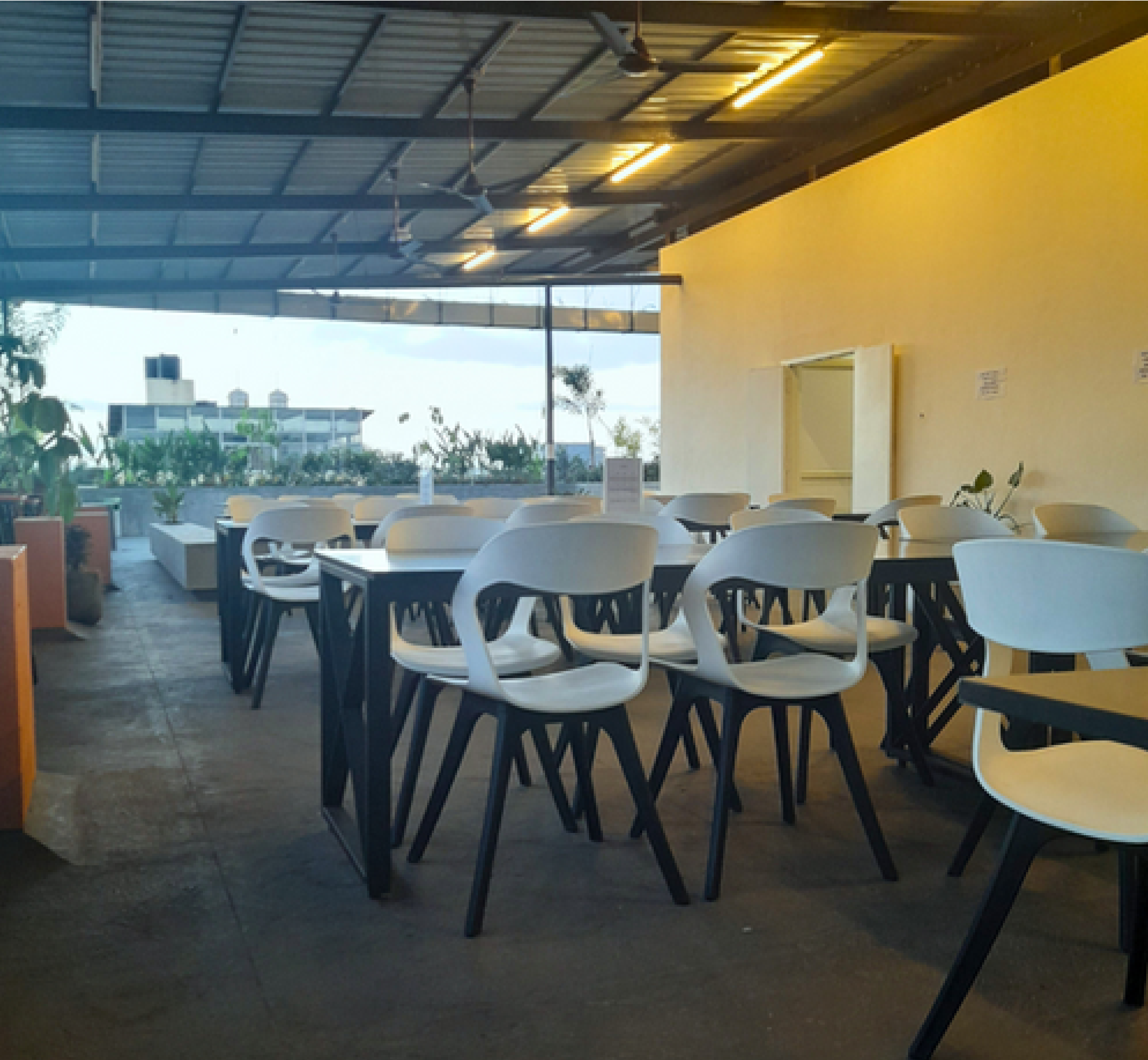 Cafeteria in Beginest workspaces harbor 4